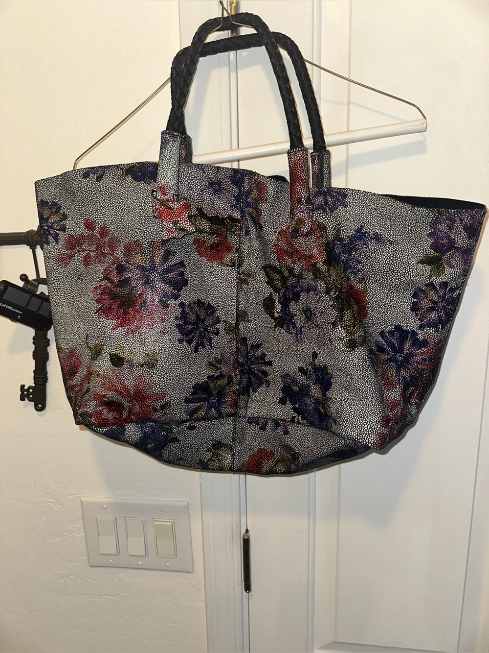 Ladies pebbled leather floral print satchel/purse by Atelier
